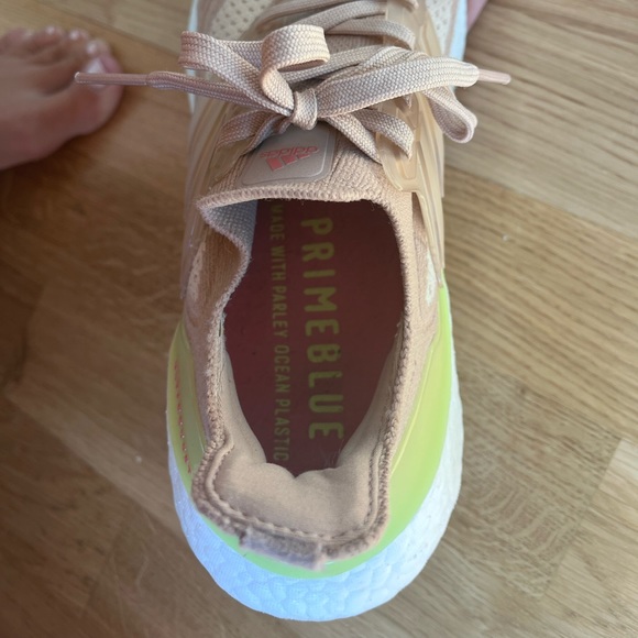 Nike Ultra Boost Running Show - size 6.5 - Picture 5 of 7